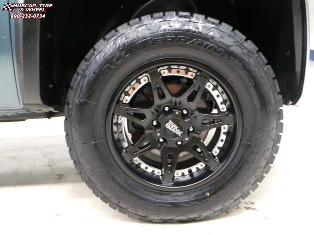 vehicle gallery/chevrolet silverado 1500 moto metal mo961  Satin Black Silver Insert wheels and rims