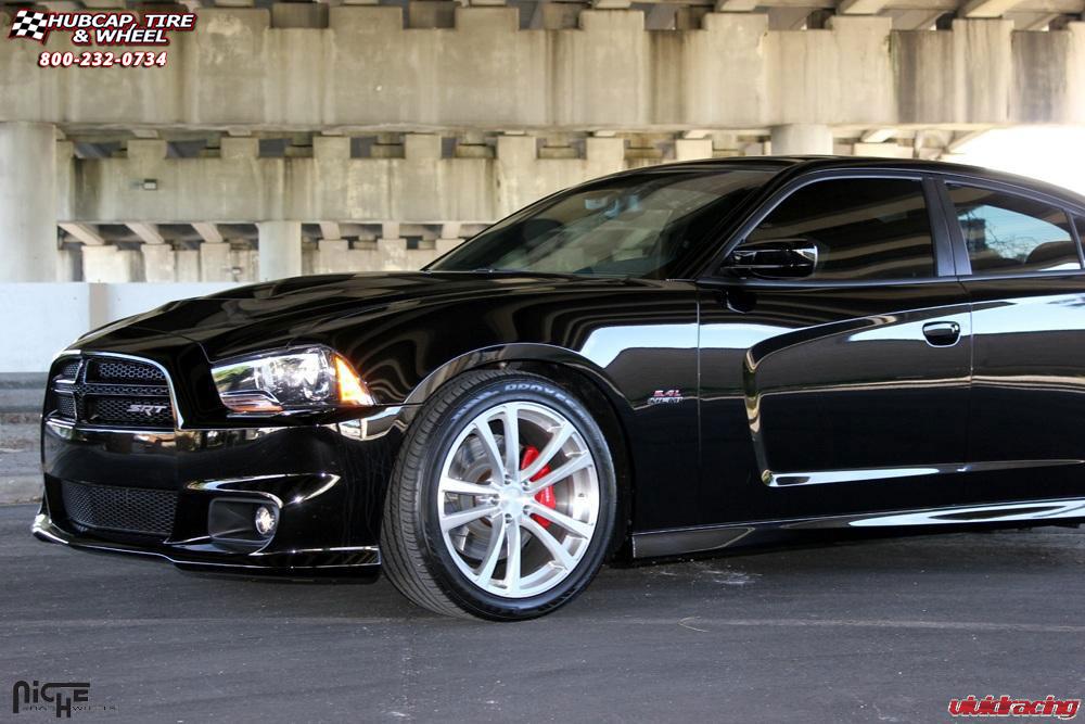 vehicle gallery/dodge charger srt8 niche concourse m886  Silver & Machined/Chrome Stainless wheels and rims