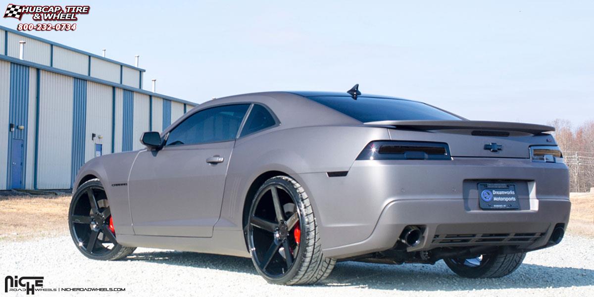 vehicle gallery/chevrolet camaro niche milan m134 22x9  Black & Machined with Dark Tint wheels and rims