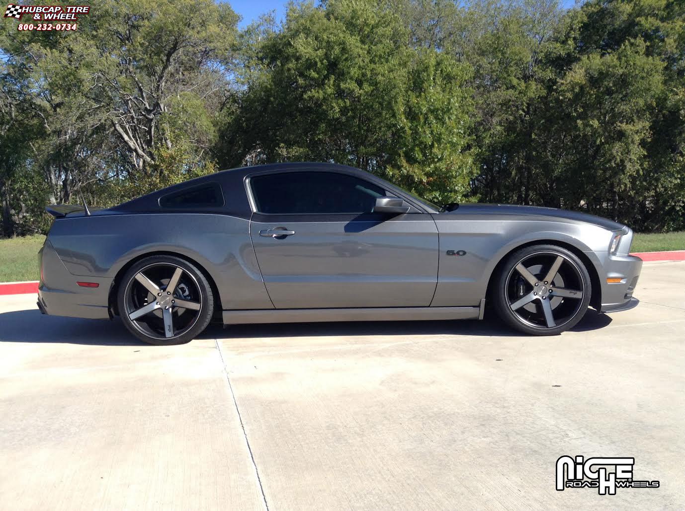 vehicle gallery/ford mustang niche milan m134  Black & Machined with Dark Tint wheels and rims