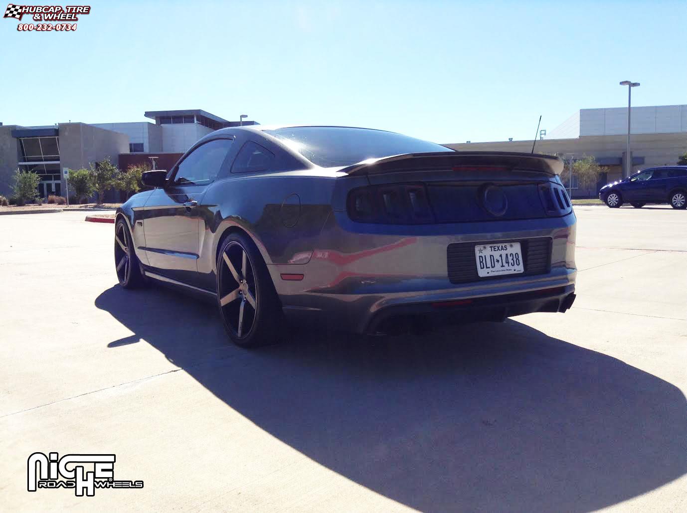 vehicle gallery/ford mustang niche milan m134  Black & Machined with Dark Tint wheels and rims